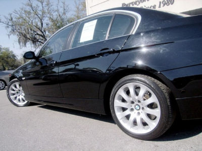 2006 BMW 330  i