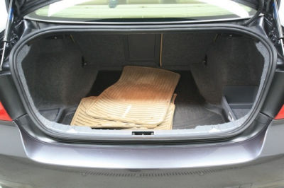 2006 BMW 330  i