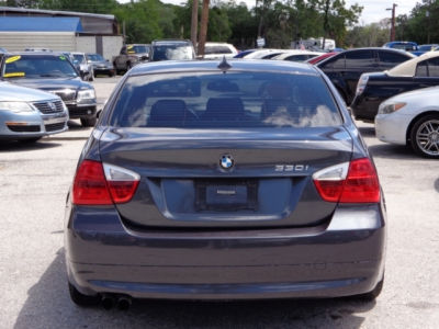 2006 BMW 330  i