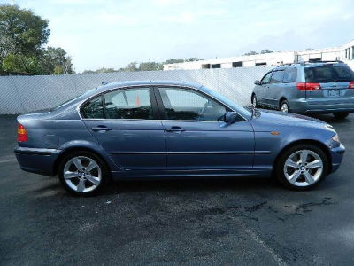 2005 BMW 330  xi