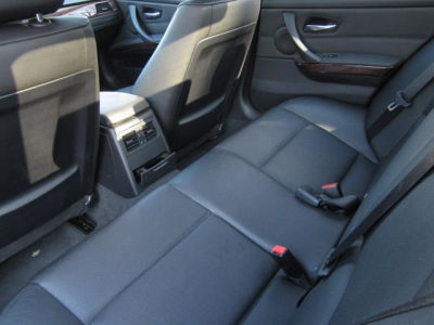 2006 BMW 330  i