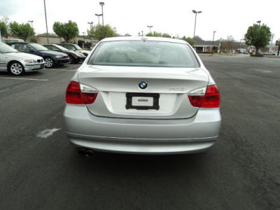 2006 BMW 330  i