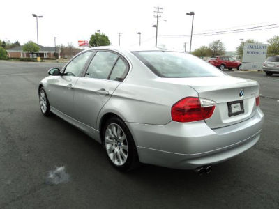 2006 BMW 330  i