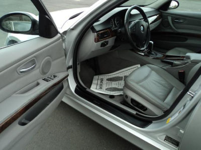 2006 BMW 330  i