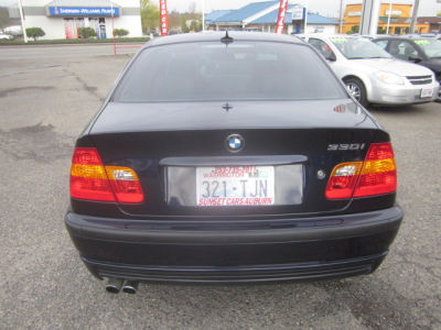 2005 BMW 330  i