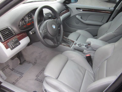 2005 BMW 330  i