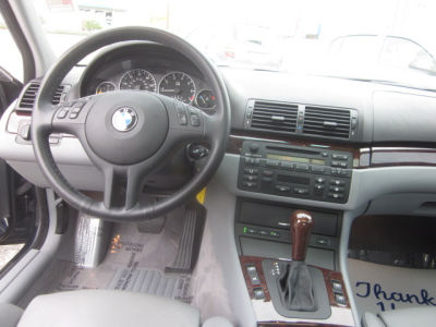 2005 BMW 330  i