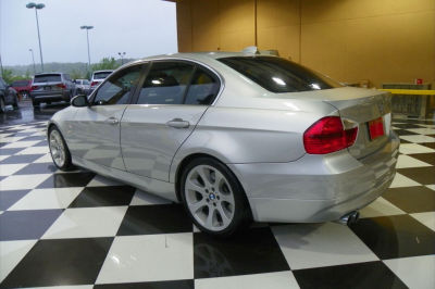 2006 BMW 330  i