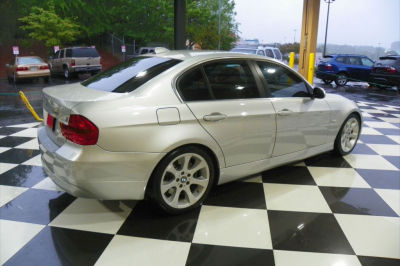 2006 BMW 330  i