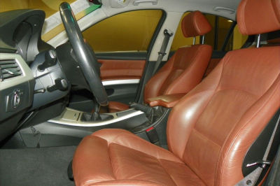 2006 BMW 330  i