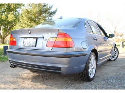 2005 BMW 330  xi