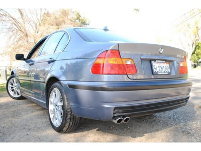 2005 BMW 330  xi