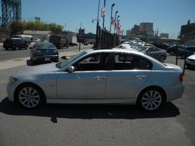 2006 BMW 330  i