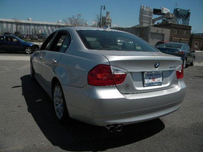 2006 BMW 330  i