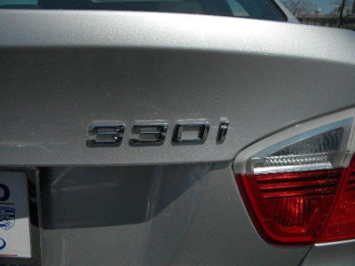 2006 BMW 330  i