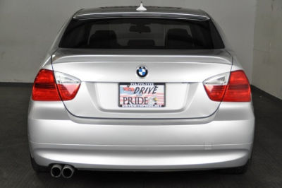 2006 BMW 330 i