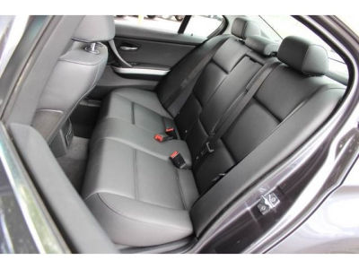 2006 BMW 330 i