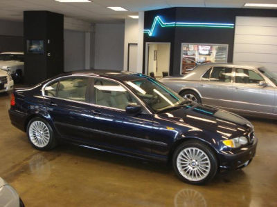 2003 BMW 330  xi