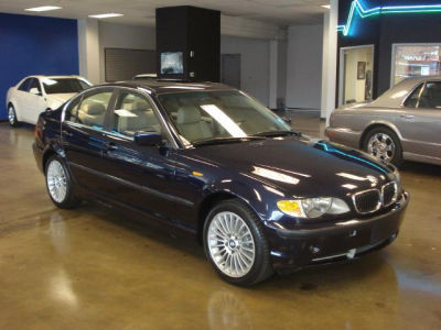2003 BMW 330  xi