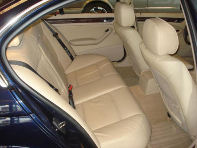 2003 BMW 330  xi
