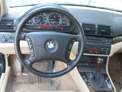 2004 BMW 330  xi