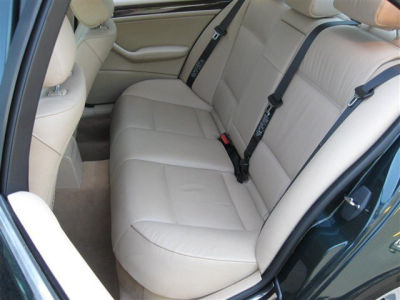 2004 BMW 330  xi