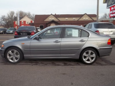 2005 BMW 330  xi