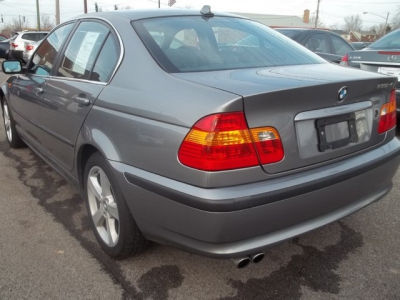 2005 BMW 330  xi
