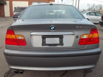 2005 BMW 330  xi