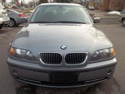 2005 BMW 330  xi