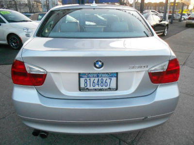 2006 BMW 330 i
