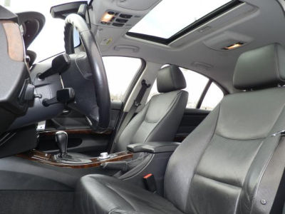 2006 BMW 330  i