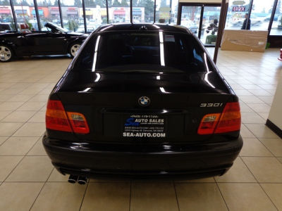 2004 BMW 330 i