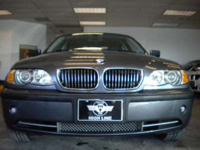 2003 BMW 330  xi