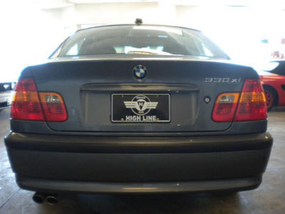 2003 BMW 330  xi