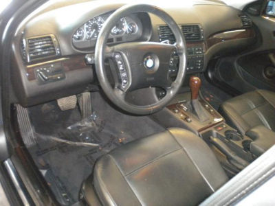 2003 BMW 330  xi