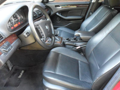 2005 BMW 330  xi