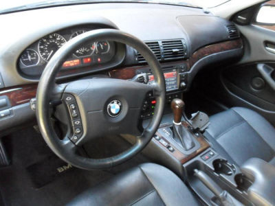 2005 BMW 330  xi