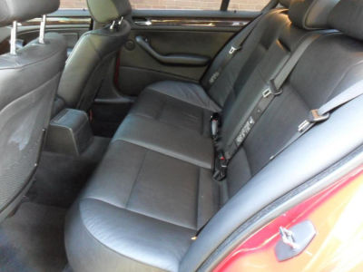 2005 BMW 330  xi