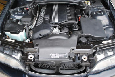 2003 BMW 330  i