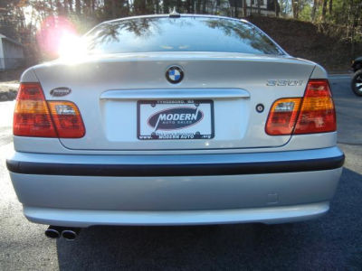 2005 BMW 330  i