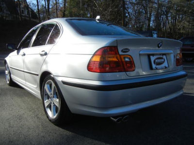 2005 BMW 330  i