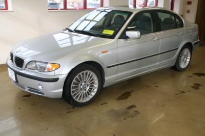 2003 BMW 330  xi