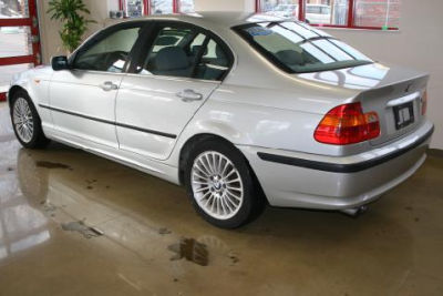 2003 BMW 330  xi
