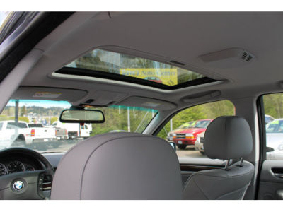 2005 BMW 330  i