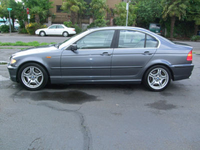 2003 BMW 330  i