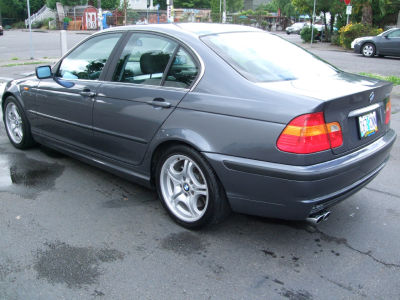 2003 BMW 330  i