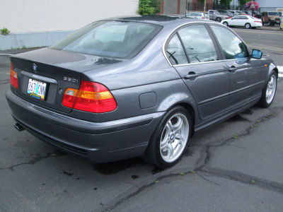2003 BMW 330  i