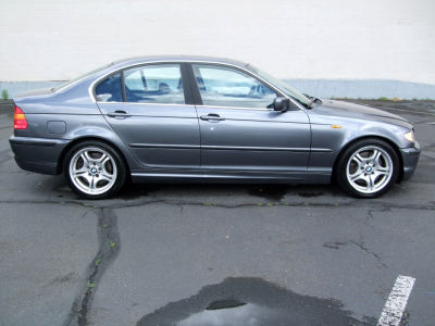 2003 BMW 330  i