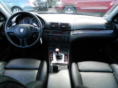 2004 BMW 330  i